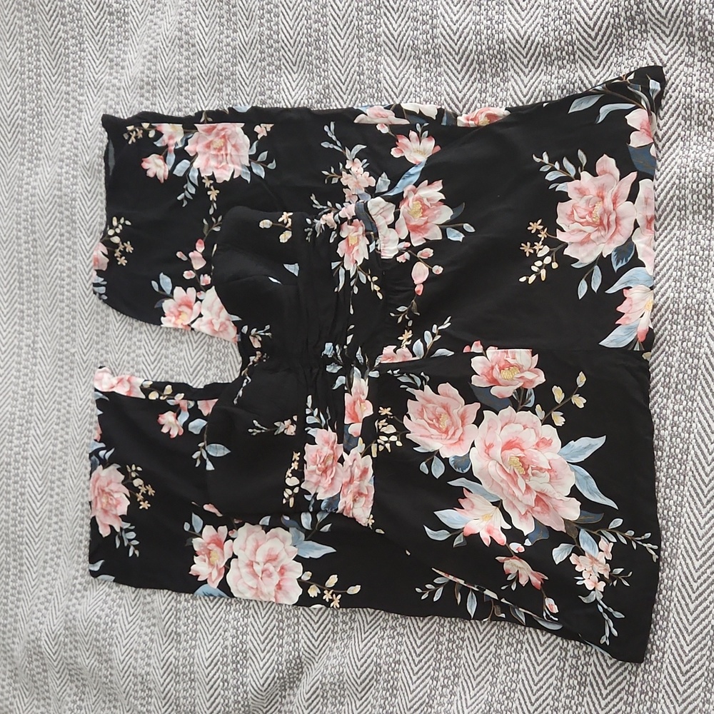 ✨️Xhilaration | Black & Floral Jumpsuit